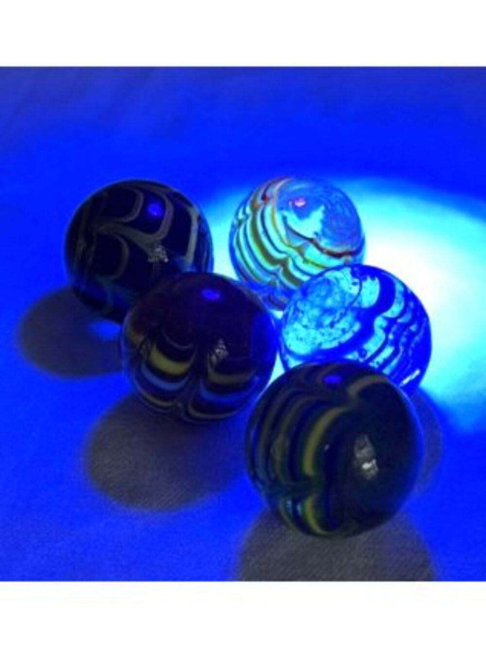 House Of Marbles Shooter Marbles UV Glows 24mm Lot of 5 - Picture 2 of 6